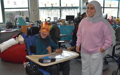 College volunteers bring crafts to special needs students